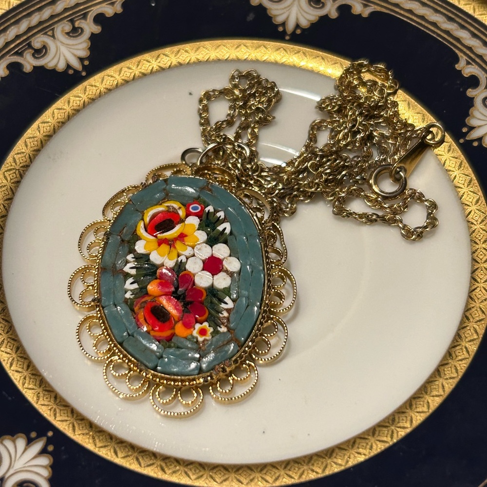 Vintage Micro-mosaic Pendant Necklace - Picture 7 of 8